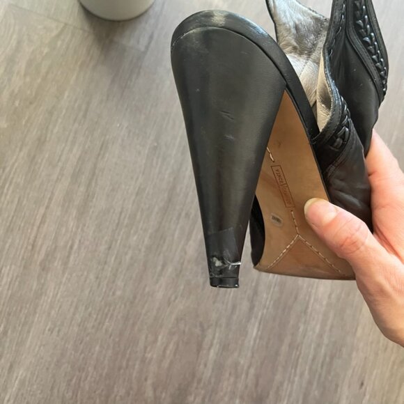 Vince Camuto Black Leather Open-Toed Heels with Braiding Details - Picture 5 of 9